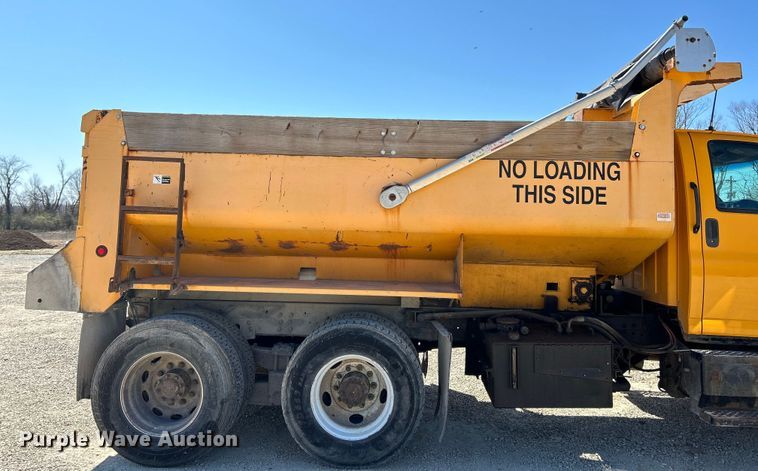 image for item EK4337 2006 GMC C8500 dump truck