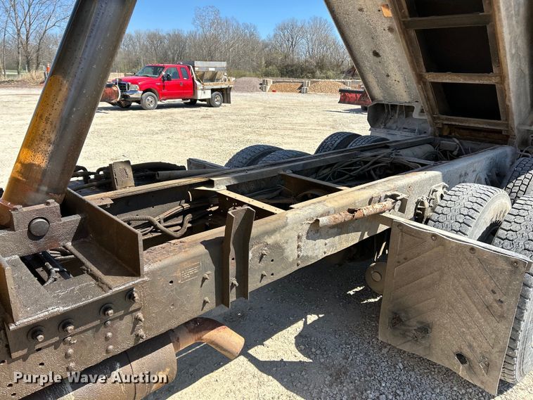 image for item EK4337 2006 GMC C8500 dump truck