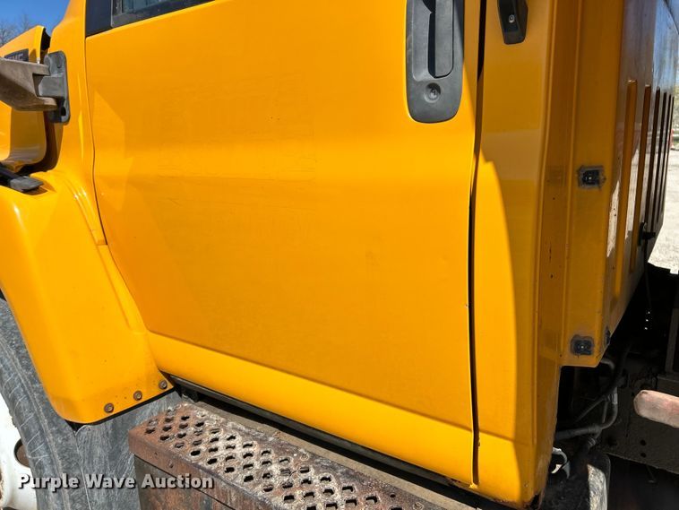 image for item EK4337 2006 GMC C8500 dump truck