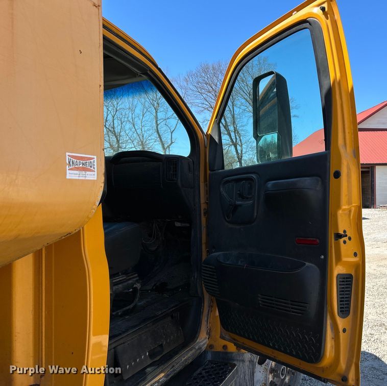 image for item EK4337 2006 GMC C8500 dump truck
