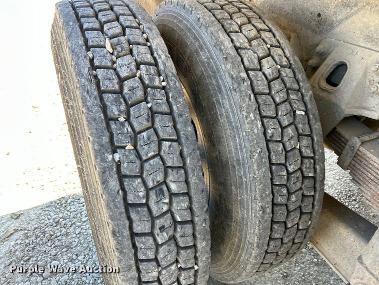 image for item EK4337 2006 GMC C8500 dump truck