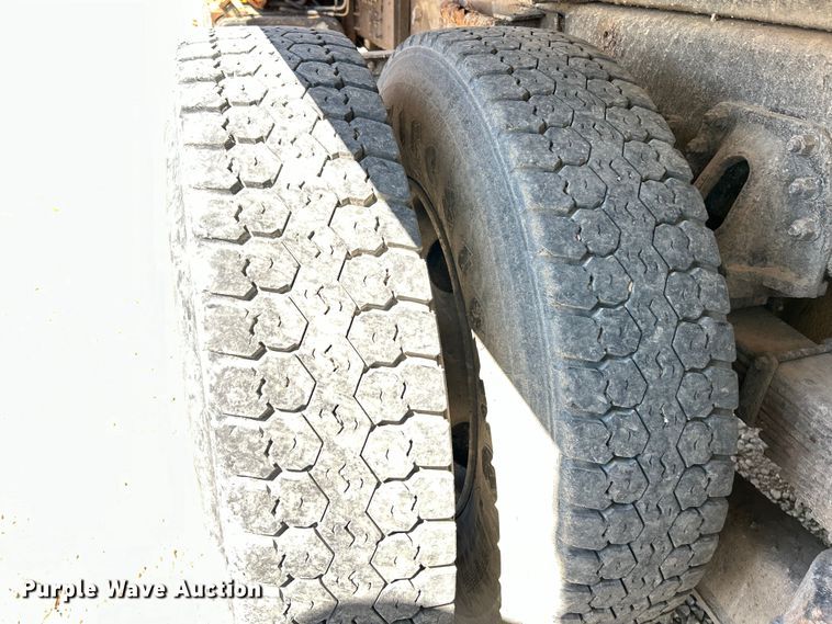 image for item EK4337 2006 GMC C8500 dump truck