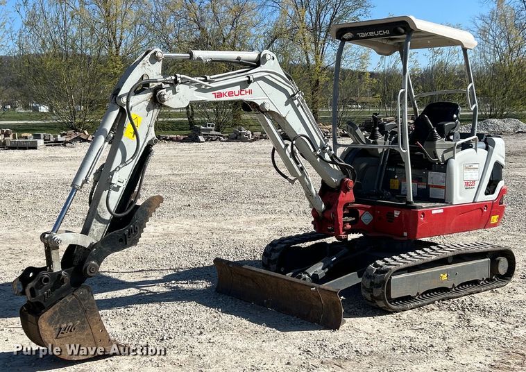 image for item EK4338 2021 Takeuchi TB225 mini excavator