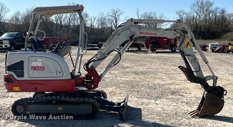 image for item EK4338 2021 Takeuchi TB225 mini excavator