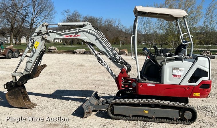 image for item EK4338 2021 Takeuchi TB225 mini excavator