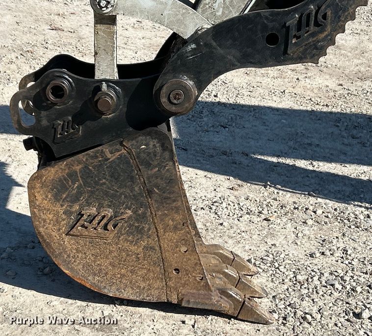 image for item EK4338 2021 Takeuchi TB225 mini excavator