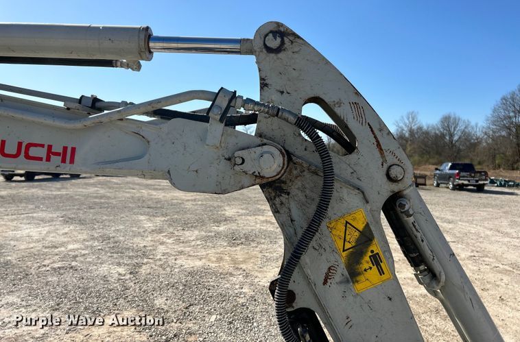 image for item EK4338 2021 Takeuchi TB225 mini excavator