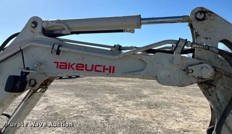 image for item EK4338 2021 Takeuchi TB225 mini excavator