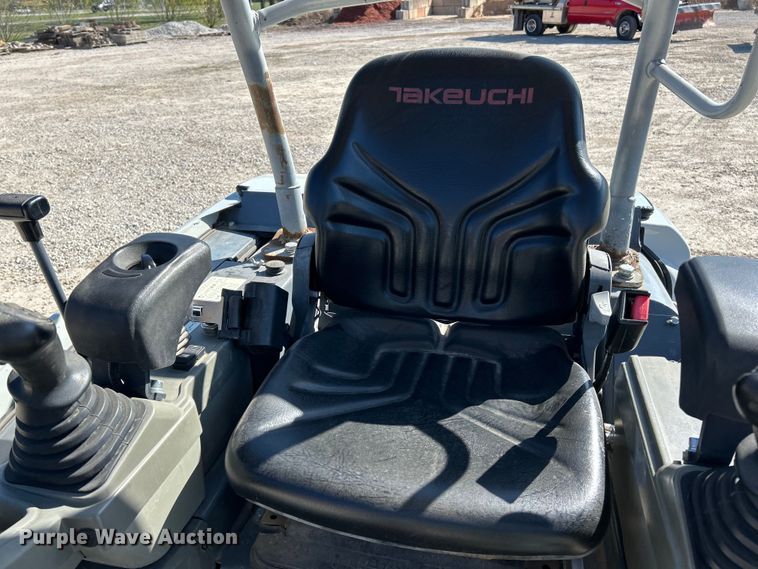 image for item EK4338 2021 Takeuchi TB225 mini excavator