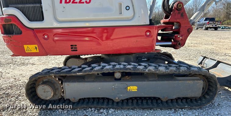 image for item EK4338 2021 Takeuchi TB225 mini excavator