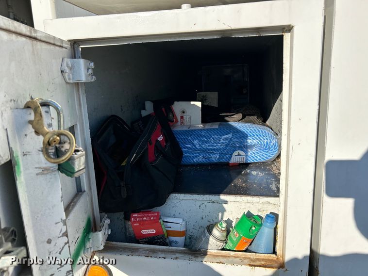 image for item EK4340 2007 Ford F750 Super Duty XL bucket truck