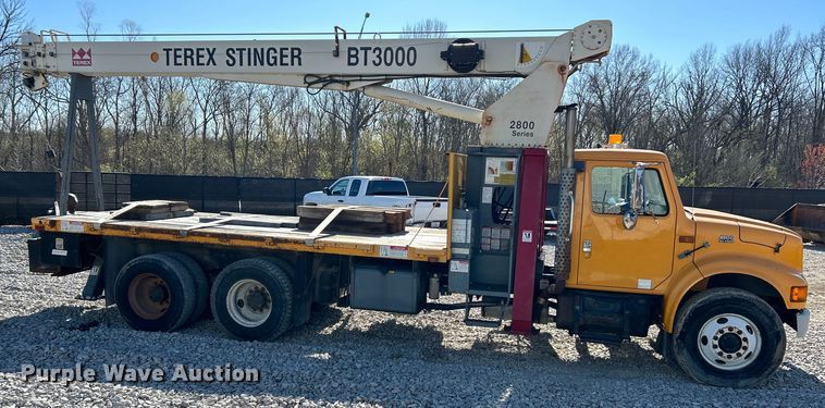 image for item EK4341 2000 International 4900 crane truck