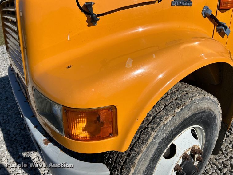 image for item EK4341 2000 International 4900 crane truck