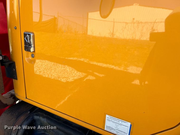 image for item EK4341 2000 International 4900 crane truck