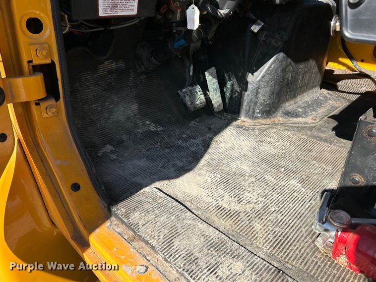 image for item EK4341 2000 International 4900 crane truck