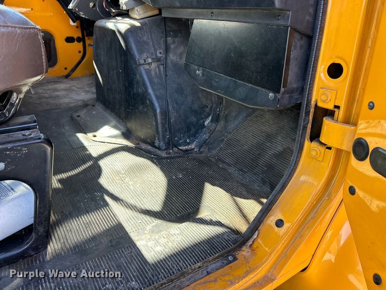 image for item EK4341 2000 International 4900 crane truck