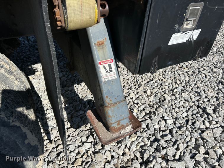 image for item EK4341 2000 International 4900 crane truck