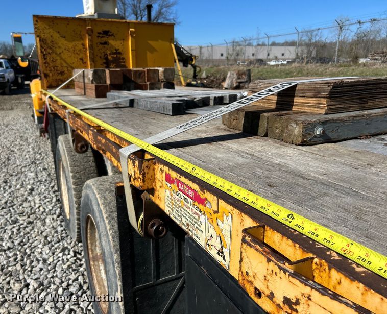 image for item EK4341 2000 International 4900 crane truck