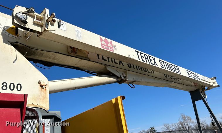 image for item EK4341 2000 International 4900 crane truck