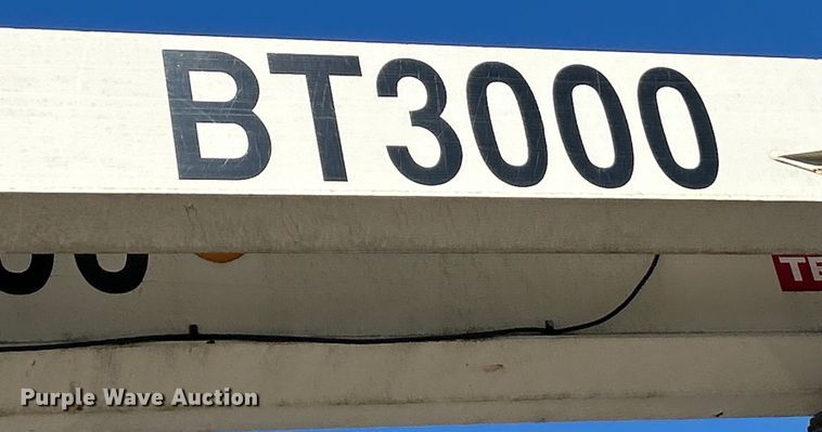 image for item EK4341 2000 International 4900 crane truck