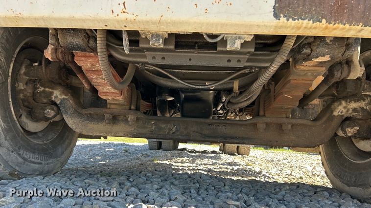 image for item EK4341 2000 International 4900 crane truck