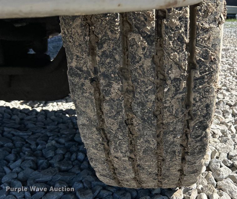 image for item EK4341 2000 International 4900 crane truck