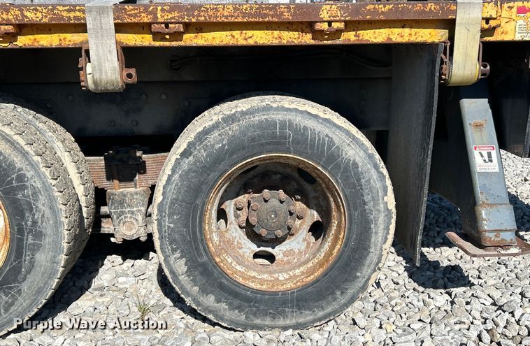 image for item EK4341 2000 International 4900 crane truck