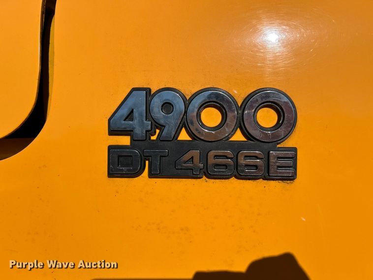 image for item EK4341 2000 International 4900 crane truck