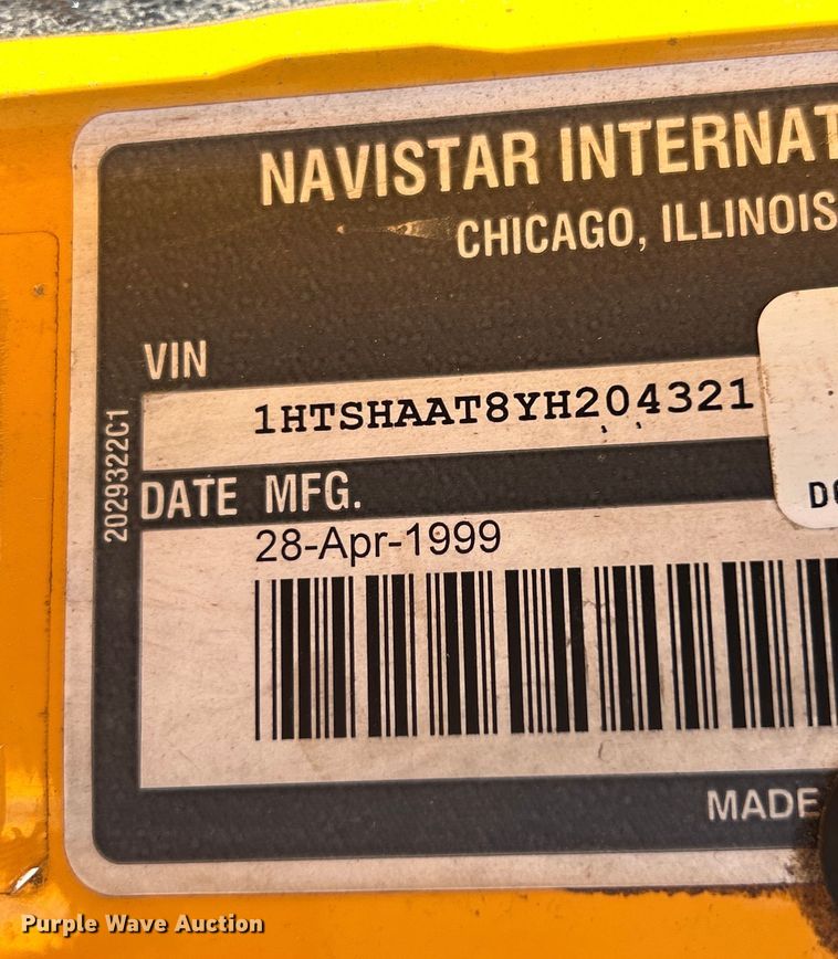 image for item EK4341 2000 International 4900 crane truck