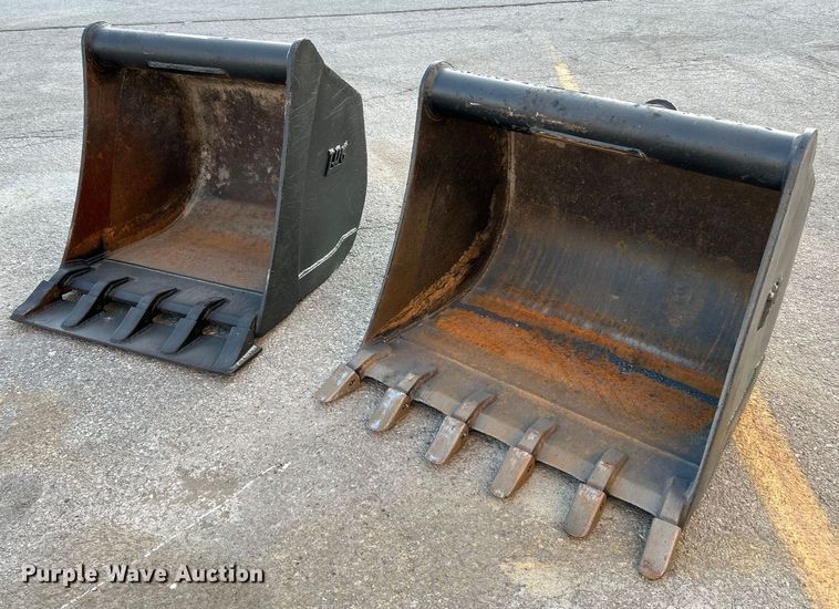 image for item EK4376 (2) Tag excavator buckets