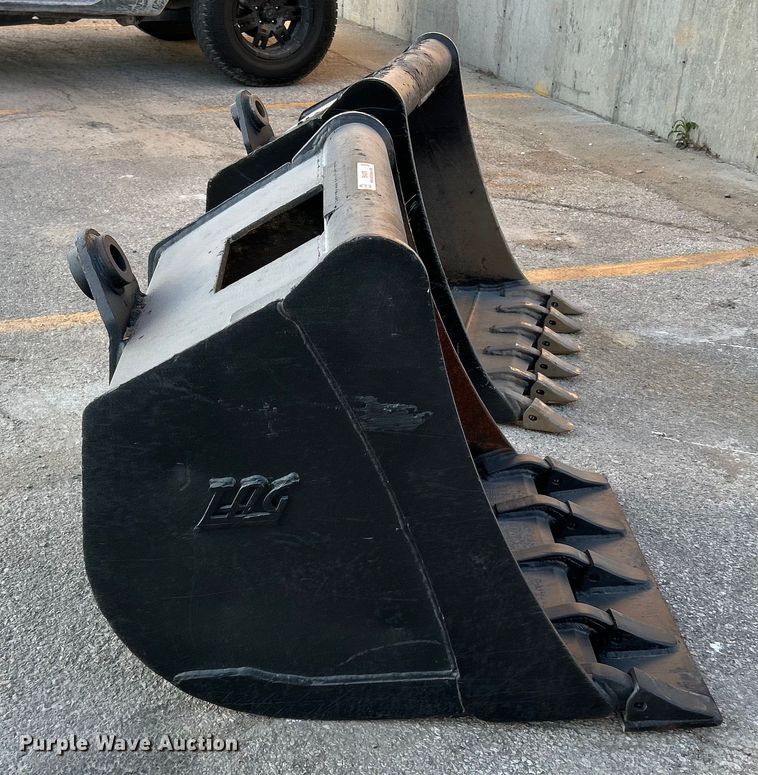 image for item EK4376 (2) Tag excavator buckets
