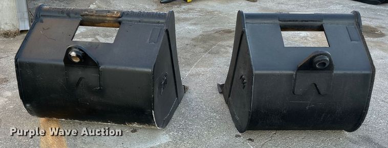 image for item EK4376 (2) Tag excavator buckets