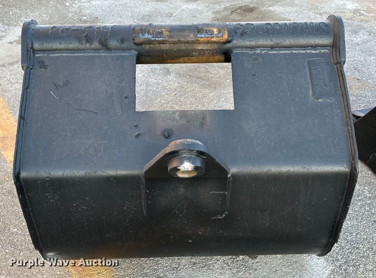 image for item EK4376 (2) Tag excavator buckets