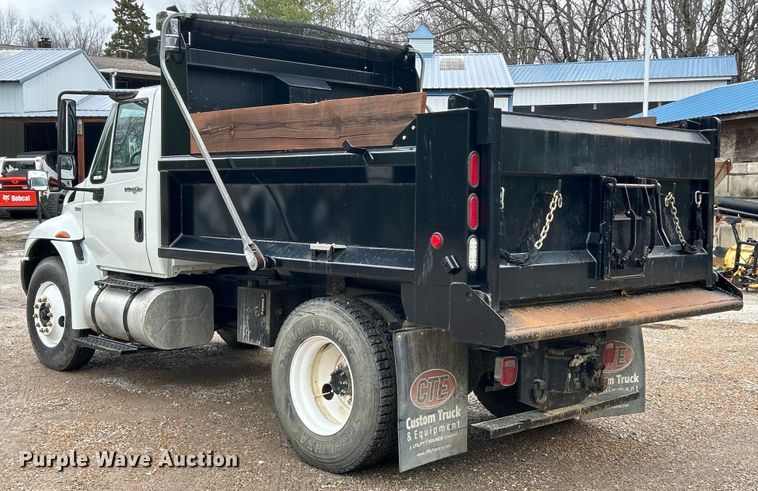 image for item EK4394 2010 International 4300 dump truck