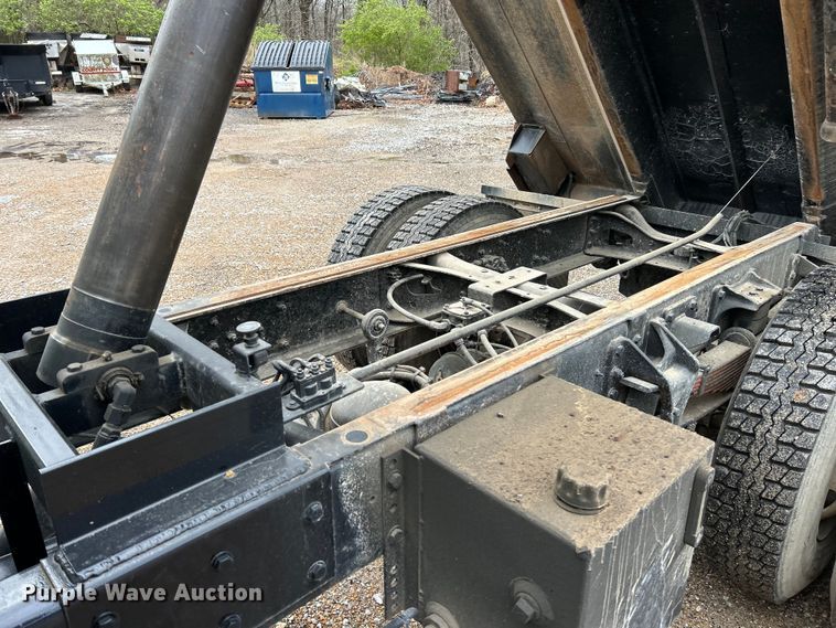 image for item EK4394 2010 International 4300 dump truck