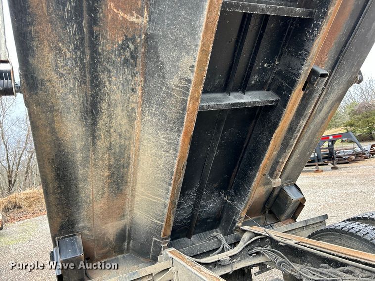 image for item EK4394 2010 International 4300 dump truck