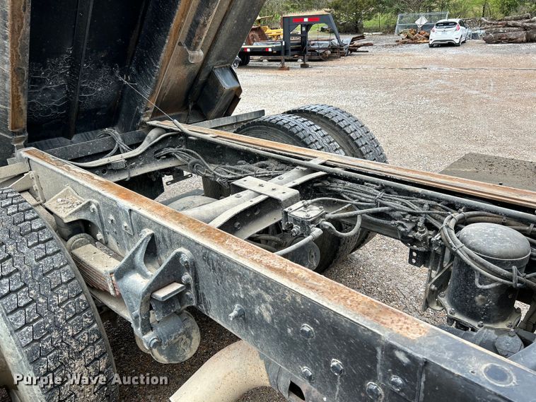 image for item EK4394 2010 International 4300 dump truck