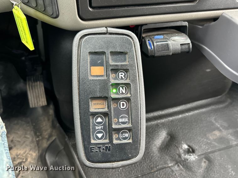 image for item EK4394 2010 International 4300 dump truck