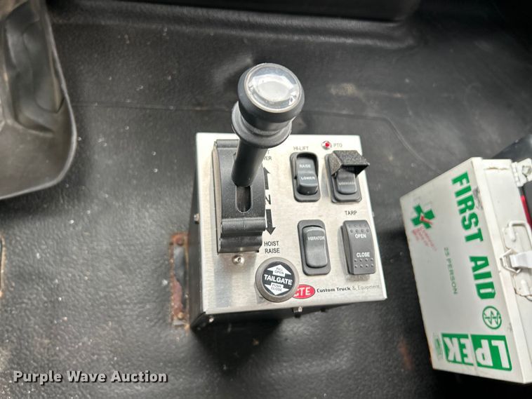 image for item EK4394 2010 International 4300 dump truck