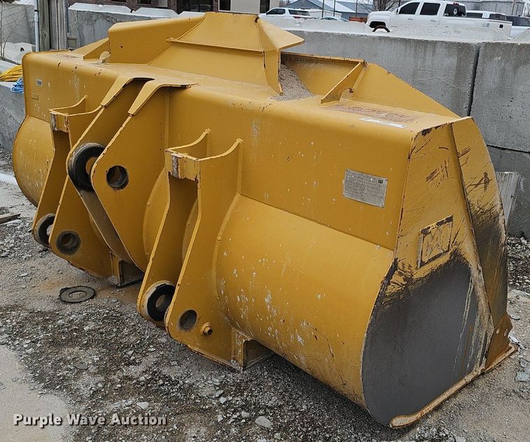 image for item IO9885 Caterpillar 100
