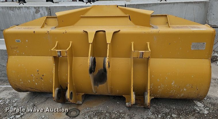 image for item IO9885 Caterpillar 100