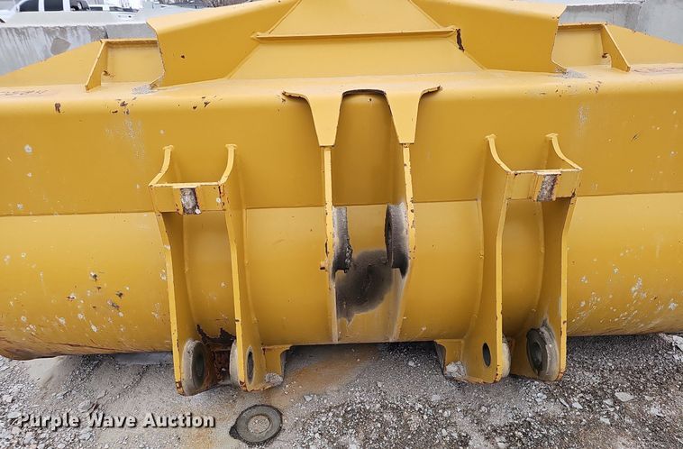 image for item IO9885 Caterpillar 100