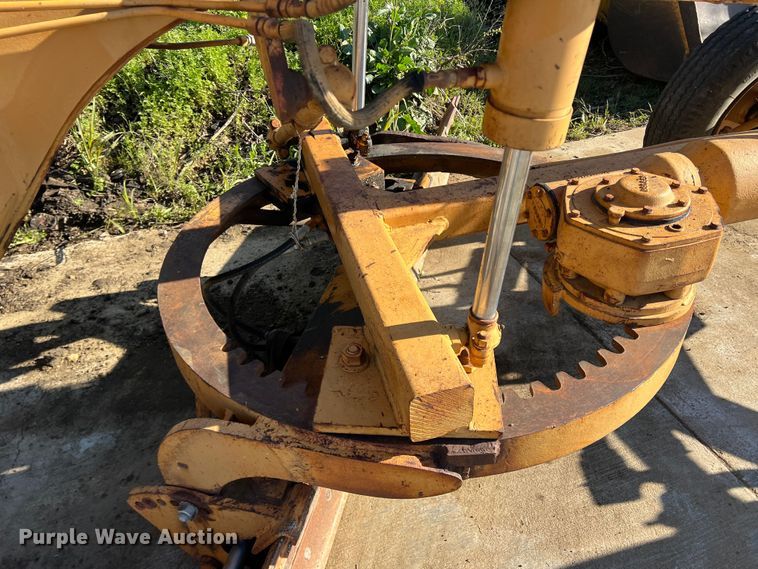 image for item JS9963 1977 Galion  503 L rigid frame motor grader