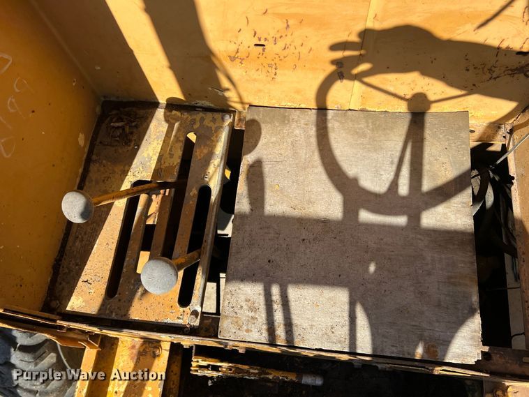 image for item JS9963 1977 Galion  503 L rigid frame motor grader