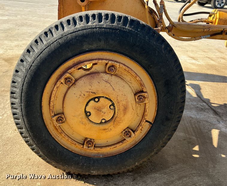 image for item JS9963 1977 Galion  503 L rigid frame motor grader