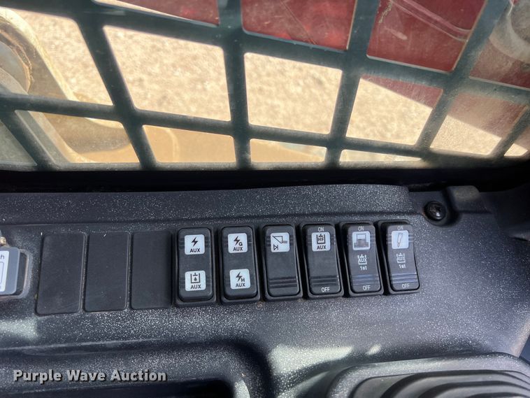 image for item KV9796 2019 Takeuchi TL12V2 tracked skid steer loader