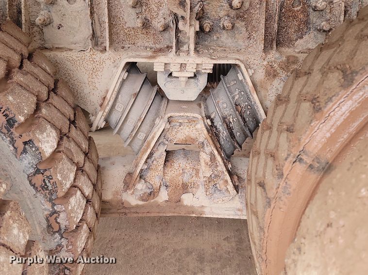 image for item LA9632 2002 International  7400  ready mix truck