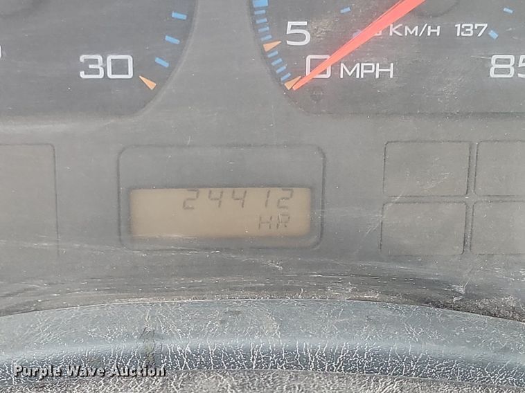 image for item LA9632 2002 International  7400  ready mix truck