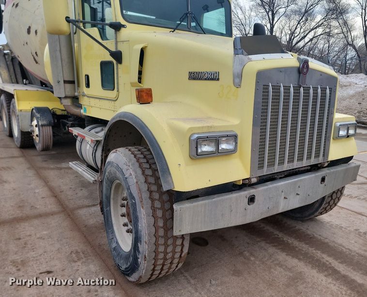 image for item LA9633 2003 Kenworth W900 ready mix truck