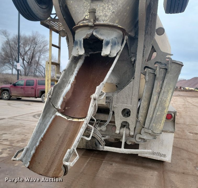 image for item LA9633 2003 Kenworth W900 ready mix truck